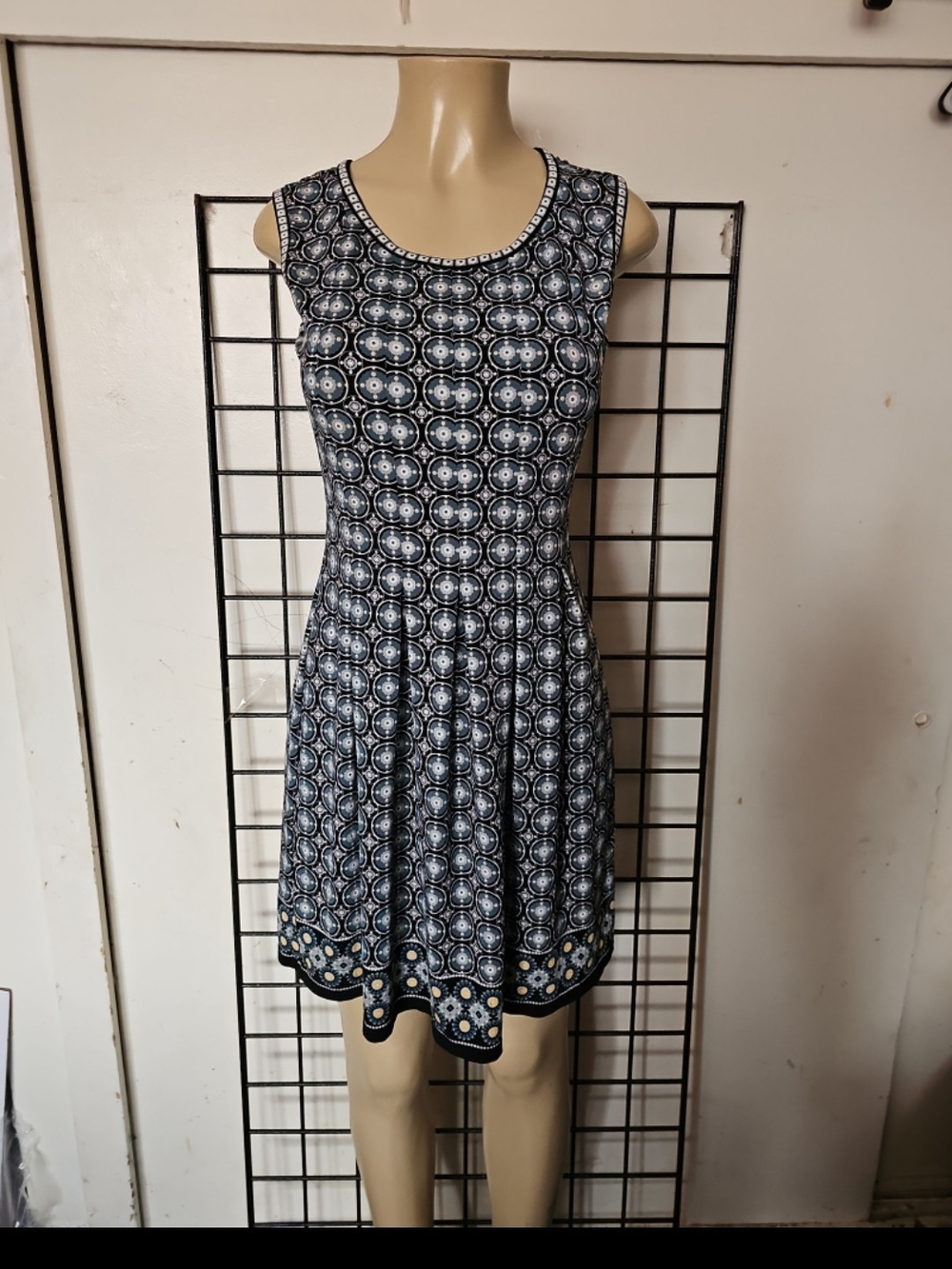 Max Studio Navy and White Printed Scoop Neck Midi Dress